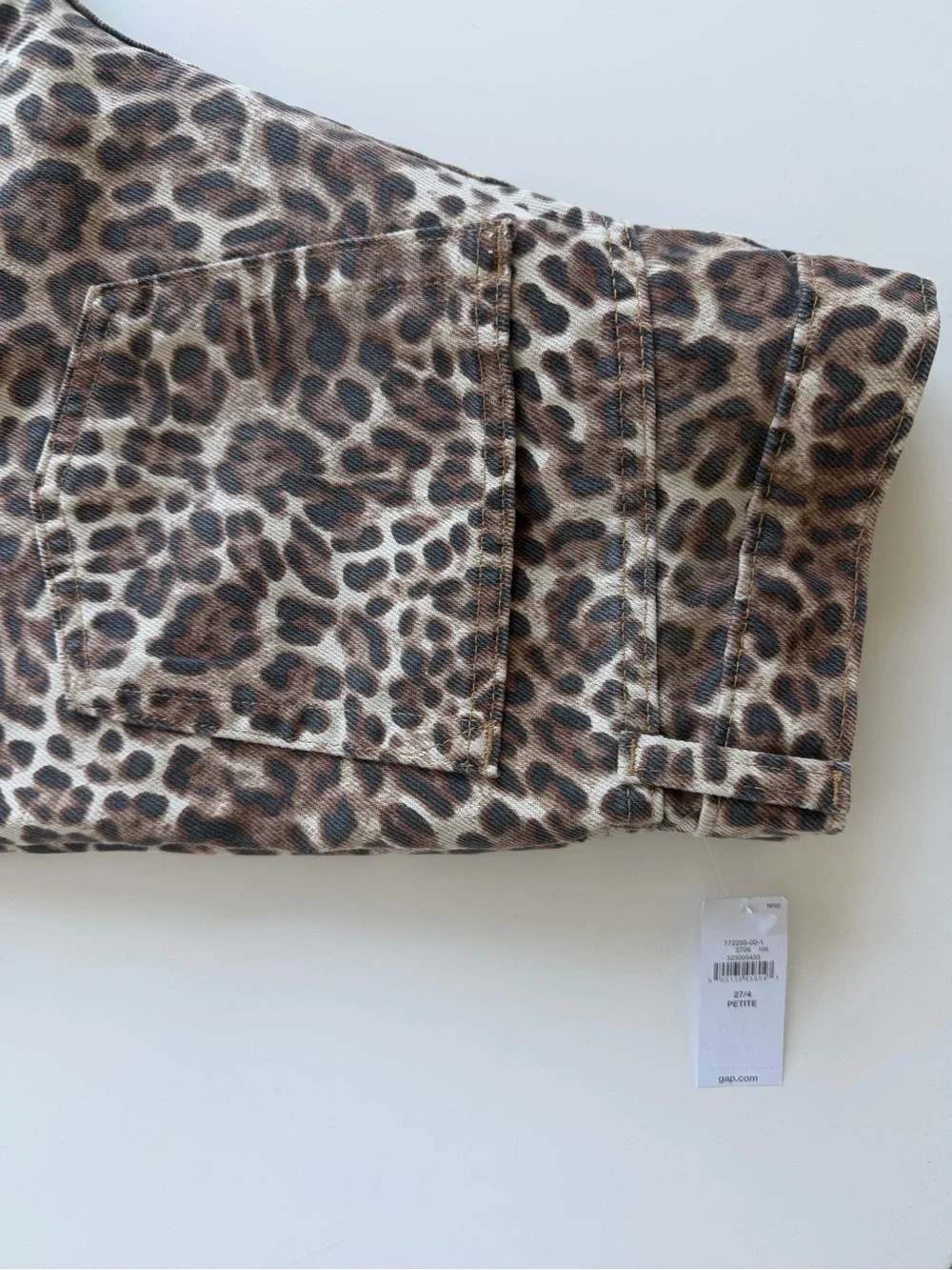 GAP - Mid-rise Ultra Soft Leopard Baggy Jeans - Picture 7 of 8